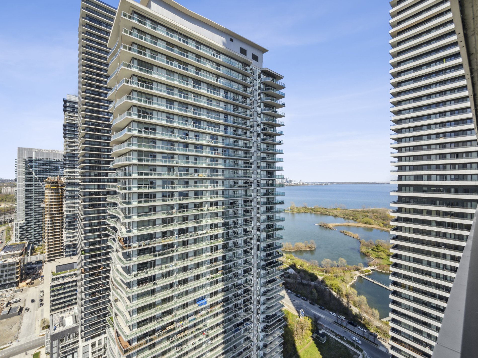 035_o3d_3013-30_shore_breeze_drive_toronto_37.jpg