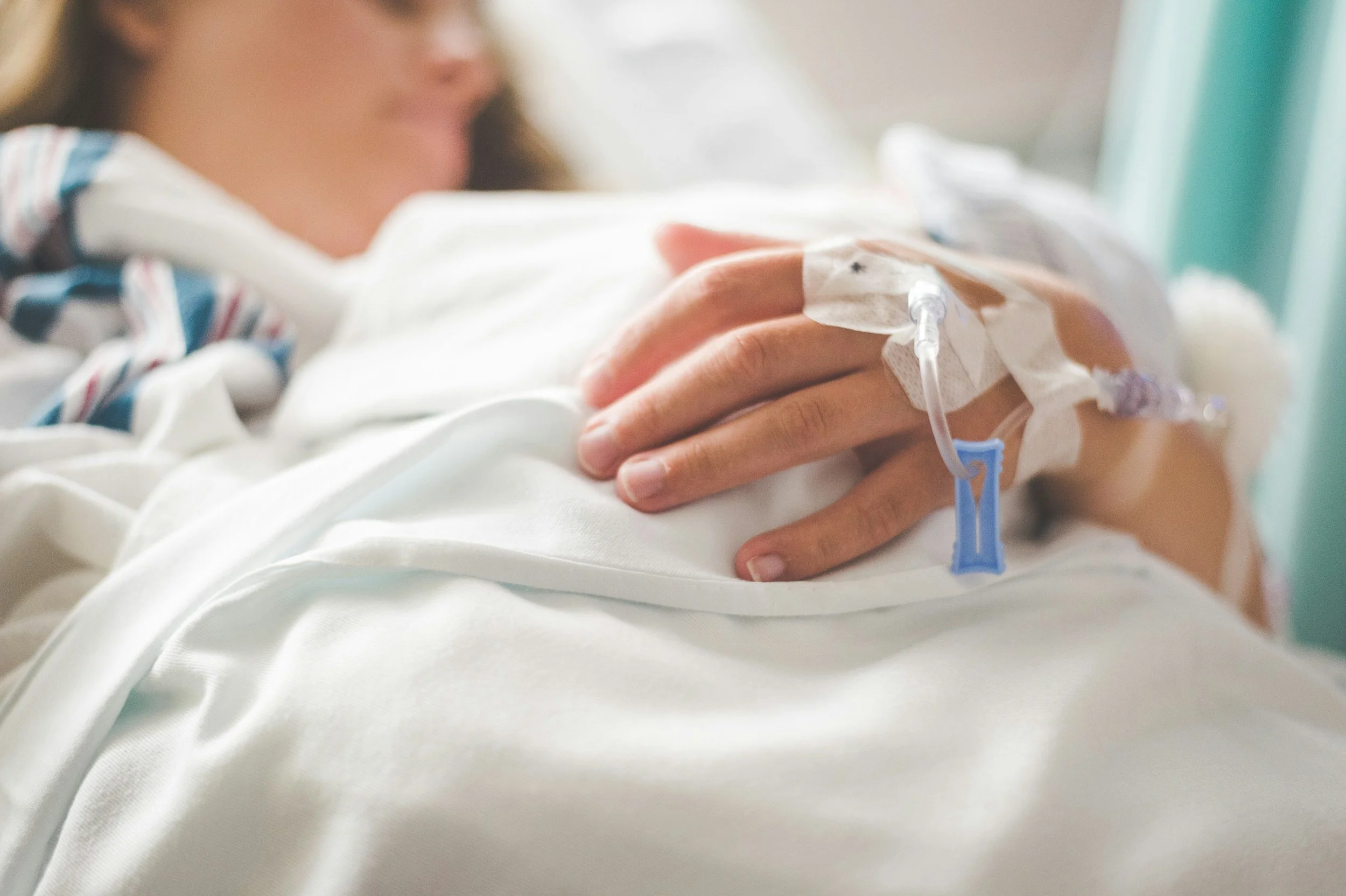 How IV Fluids During Labor Can Affect Your Baby’s Weight (And Your Breastfeeding Start)