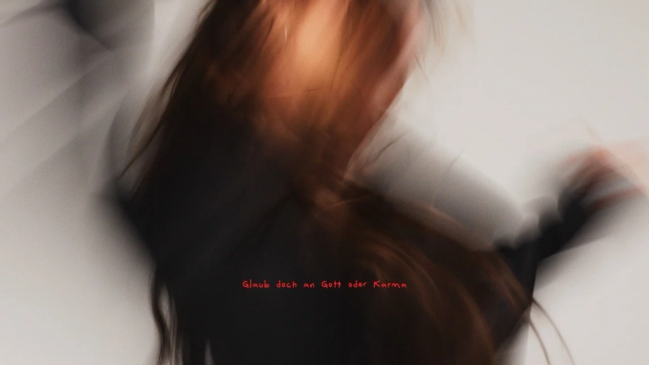 Groß (SandraHesch-WarumDu-Stills_8).jpeg