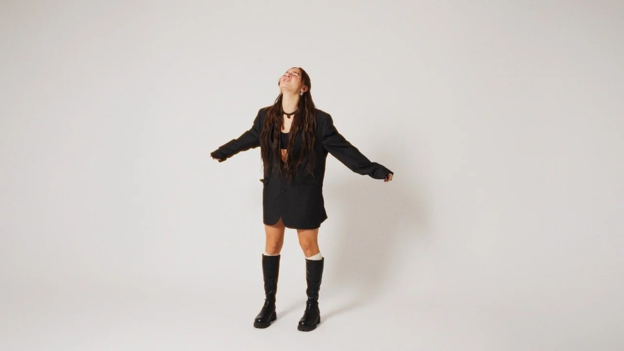 Groß (SandraHesch-WarumDu-Stills_5).jpeg