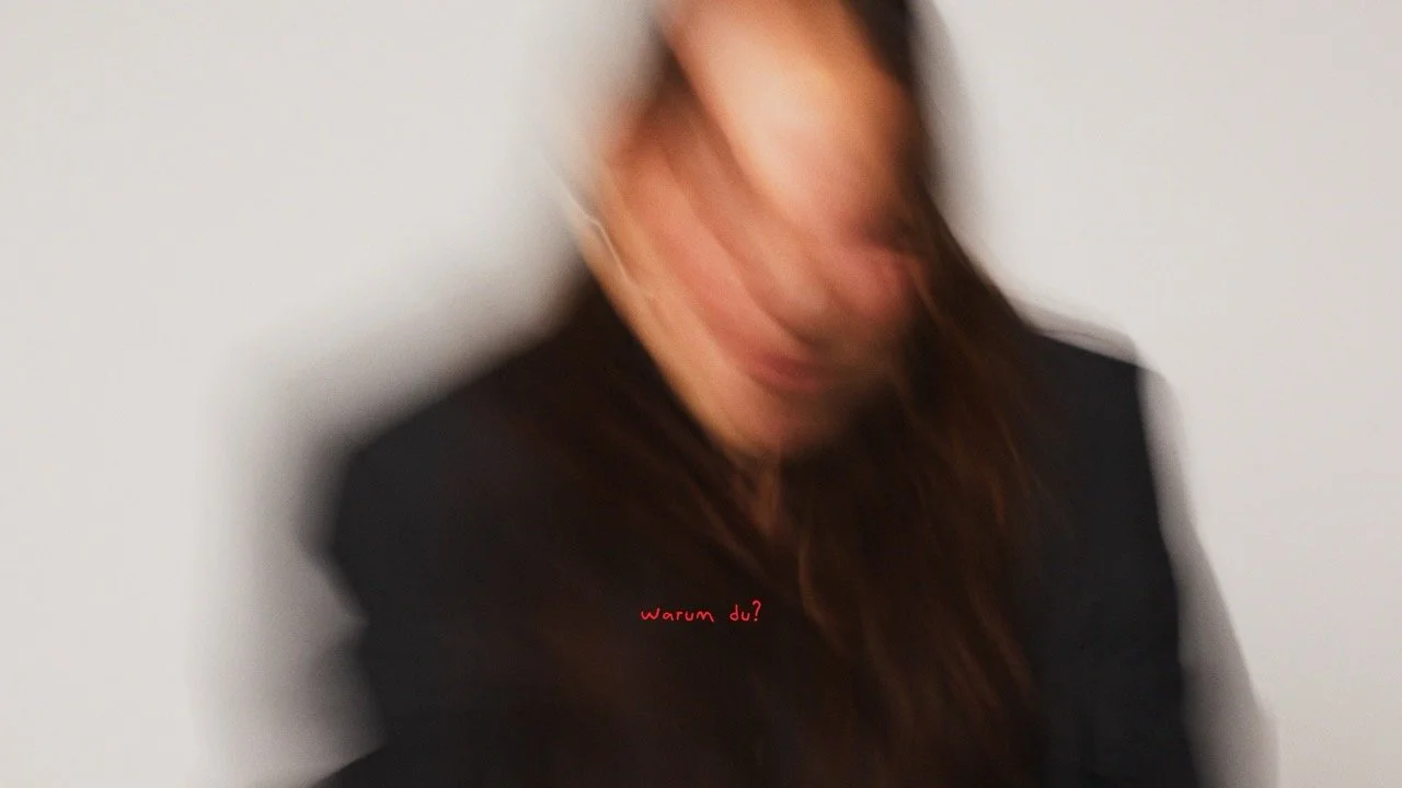 Groß (SandraHesch-WarumDu-Stills_9).jpeg