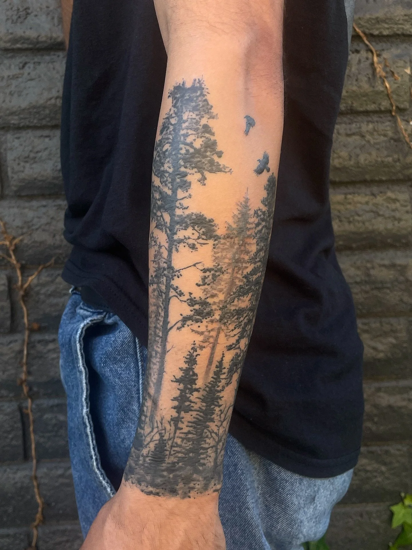@whosjobey went all out for his first tattoo! 🌲🏔️ 
I had a lot of fun with this one, anyone looking to get landscapes/trees inked I&rsquo;m here for it! Shoot me a text or a DM and let&rsquo;s get it scheduled. I still have a few days free this mon