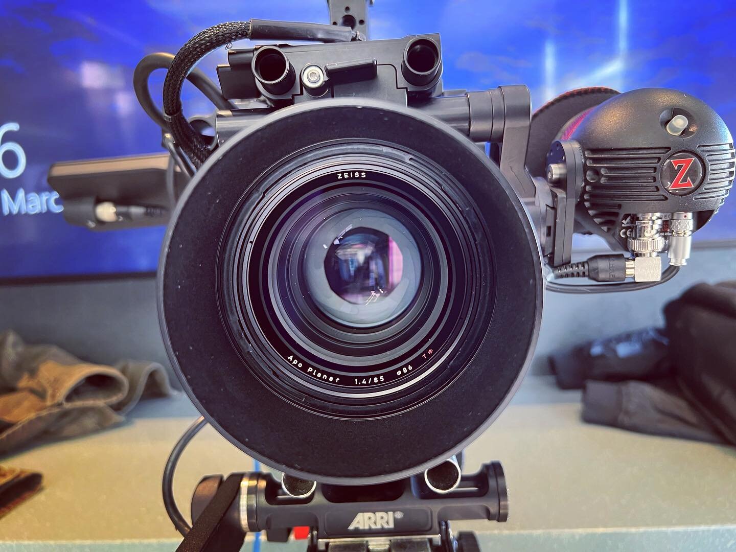 New lens, who dis?

#amidoingthisright #iamnotdoingthisright #videoproductioncompany #videoproduction #videoshoot #marketingvideo #marketing #videoproductionla #corporatevideographer #corporatevideo #healthcare #contentprovider #interview #commercial