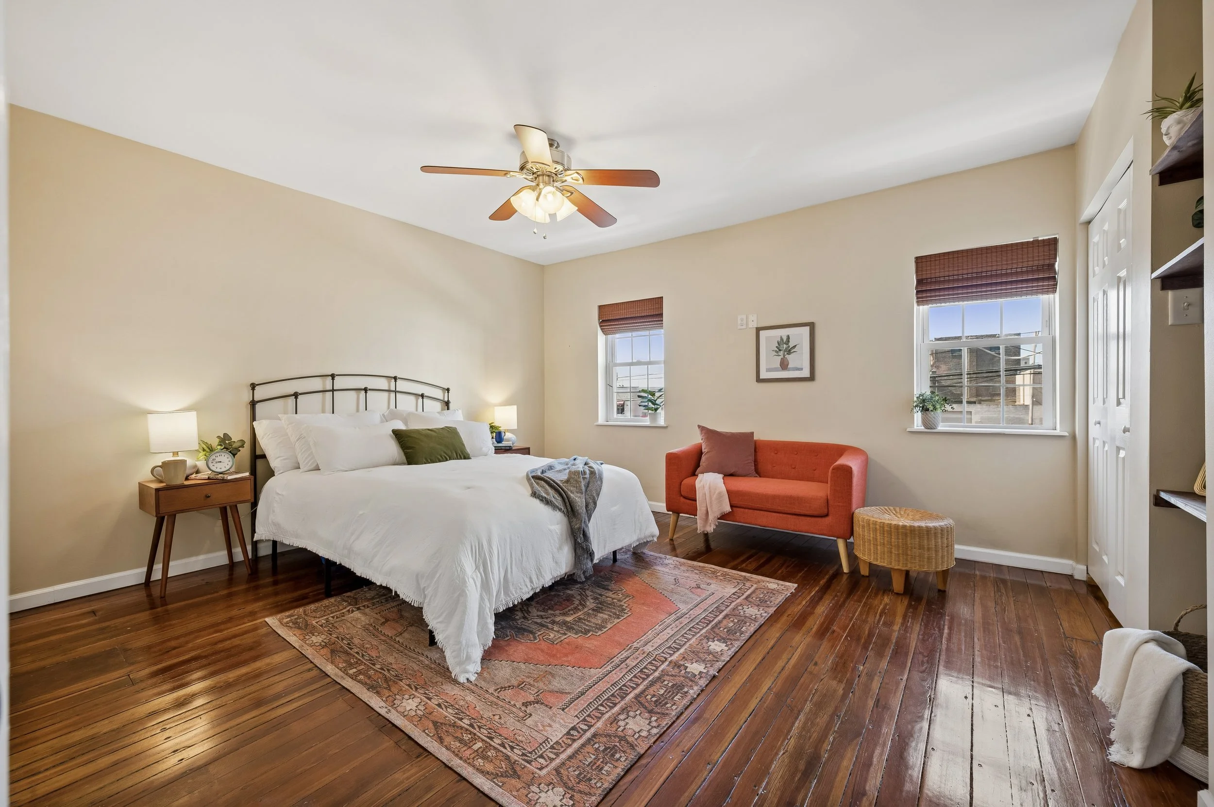 2623 E Hagert St_12.JPG