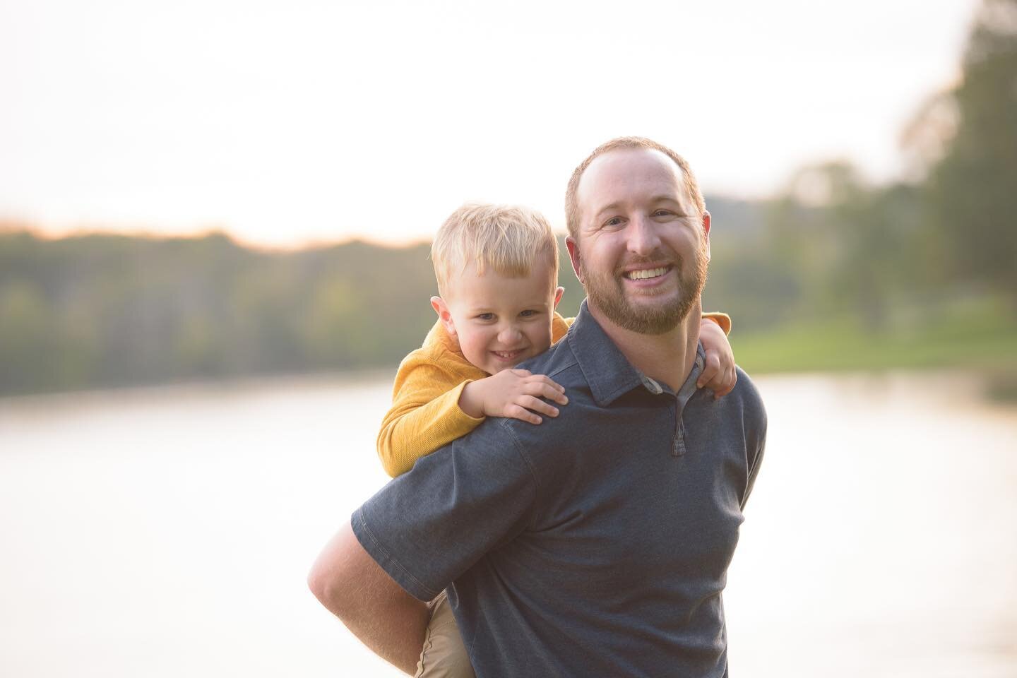 Fathers Day has me thinking of all the awesome fathers I've photographed over the years.
.
.
.
.
.

#lancasterpaphotography #lancasterpaphotographer #realphotos #dadpics #familyportraiture #dadsandsons #dadandsons #sunsetportraits #fampic