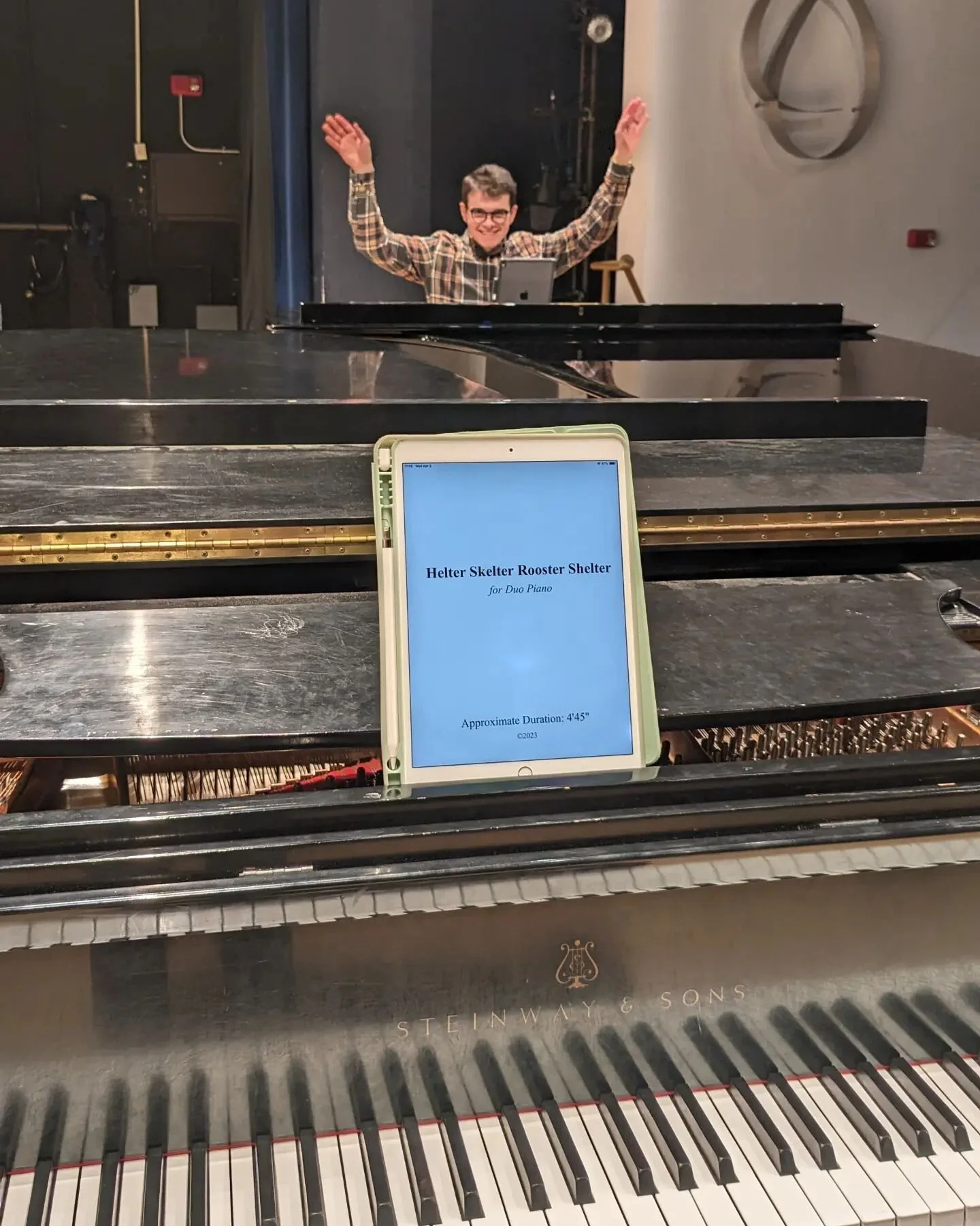 "Andreas, think Helter Skelter." 
Andreas: *rawr* 

Looking forward to premiering Kyle Winge's duo piano piece tomorrow in White Hall, UMKC!! 🐓🐔🐣

#andesduo #umkccomposers #pianoduo #goroos #twopiano #roostershelter #umkccomposition