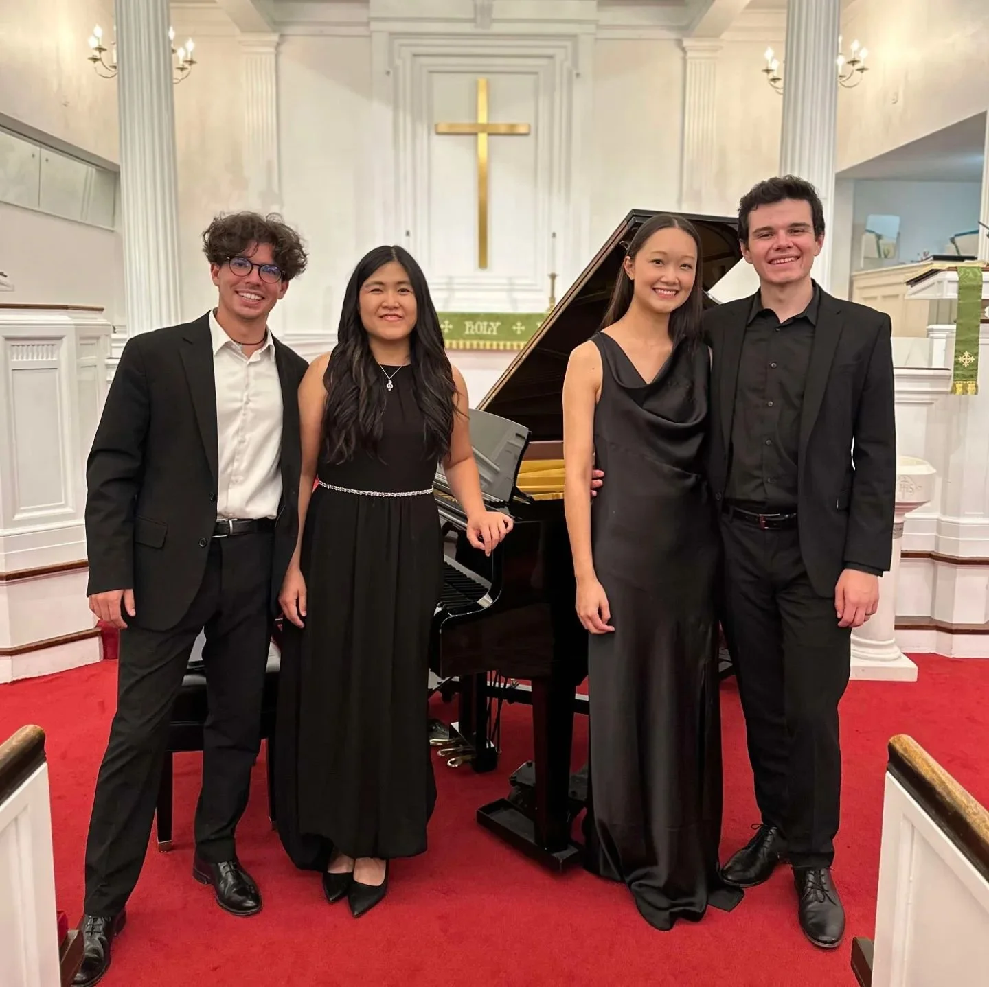 Thank you so much to @classicalmusicexpress for having us on their opening concert of the fall season! We had so much fun performing 4-hands and 8-hands works (on one piano, of course) with the @neoartpianoduo 🙌🏻🎹🙌🏻🎹🙌🏻🎹🙌🏻🎹 

If you live i