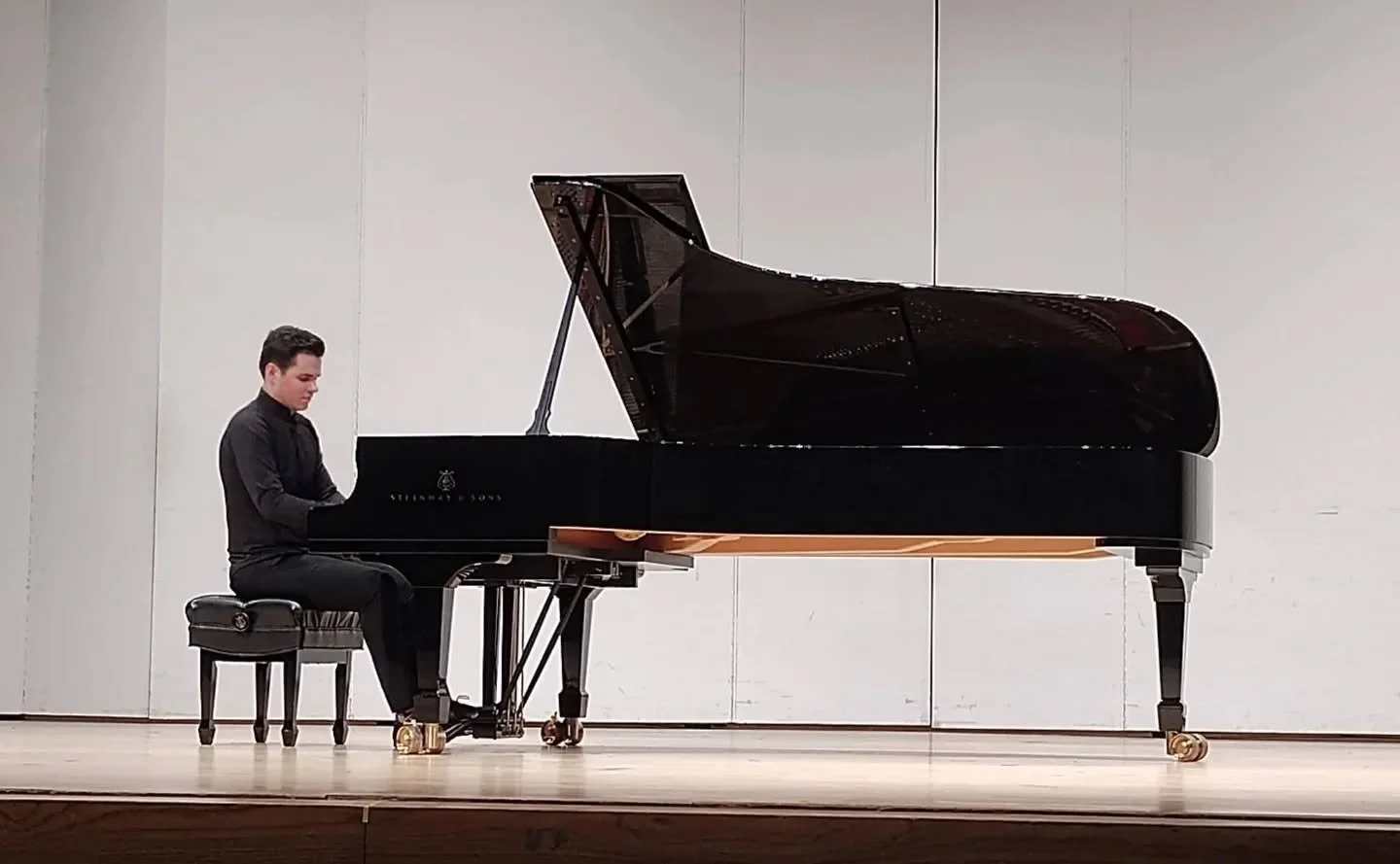 Grateful for a successful and memorable final recital at UMKC on Tuesday! Thanks be to God for an incredibly fruitful four years in Kansas City with my inspiring professor, under whom I have grown immensely as an artist. I'm excited to carry what I h