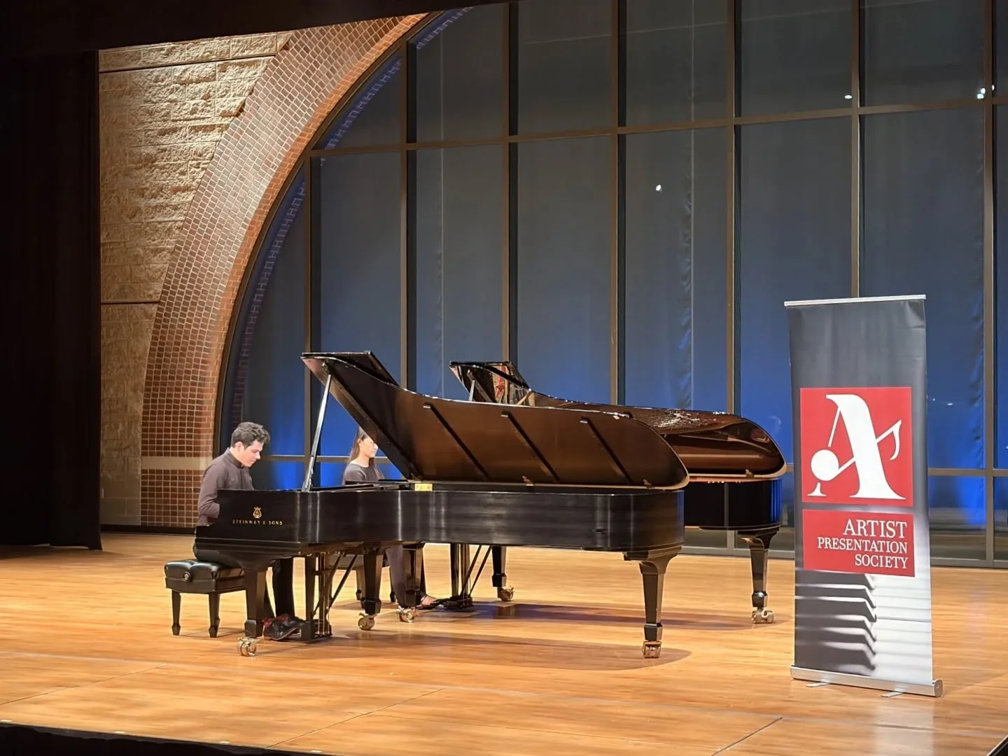 Honored to compete in St. Louis this morning as a finalist for the @artistpresentationsociety Concerto-Aria Competition! Thank you to my wonderful wife @esther.jhl for accompanying me on the stage. Need to practice performing at 9am more... 😅 

Cong