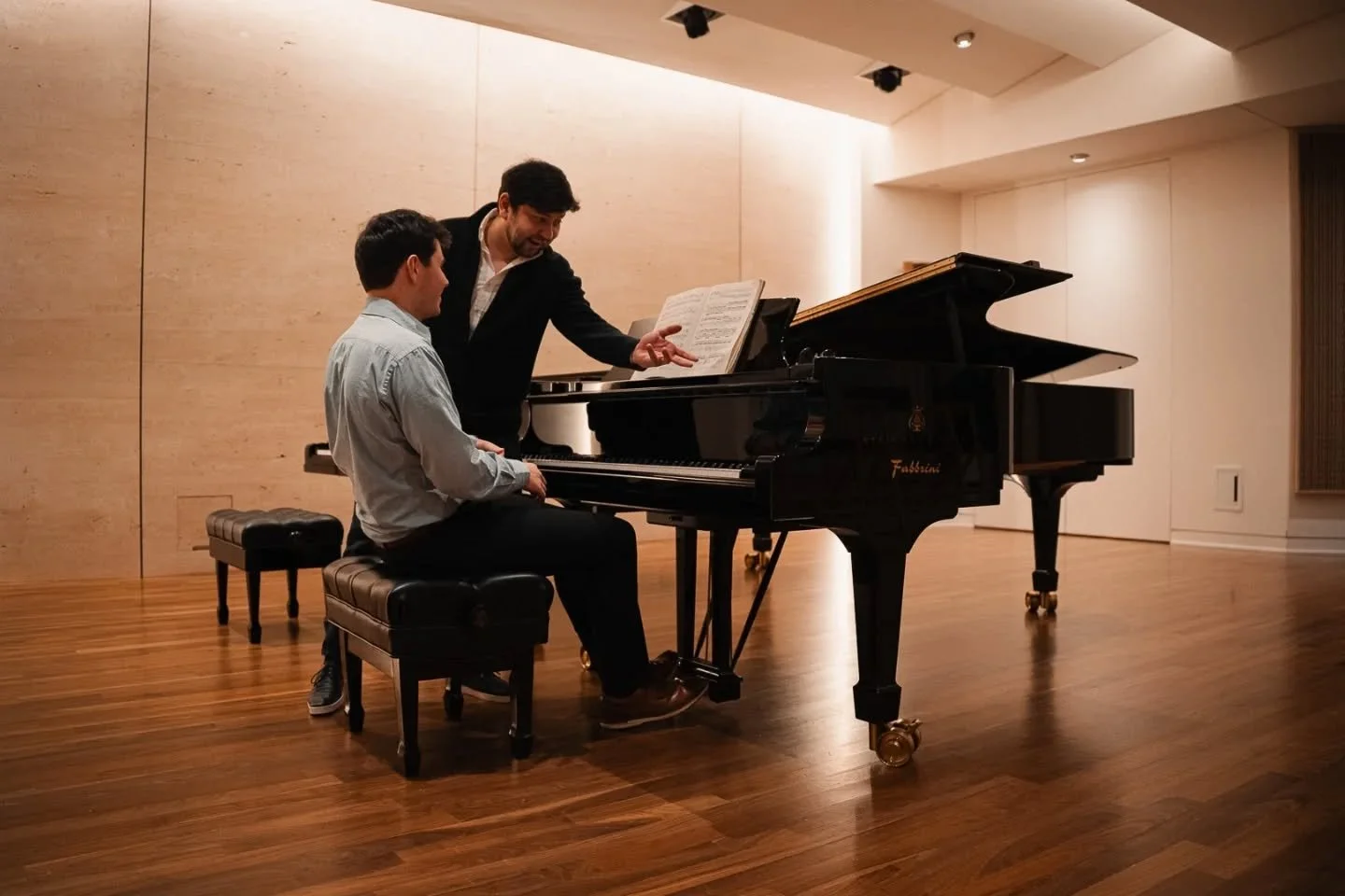 Photos from last month's masterclass with @behzod_abduraimov ⭐ thanks to @icmpark 

📸 Damian Gonzalez