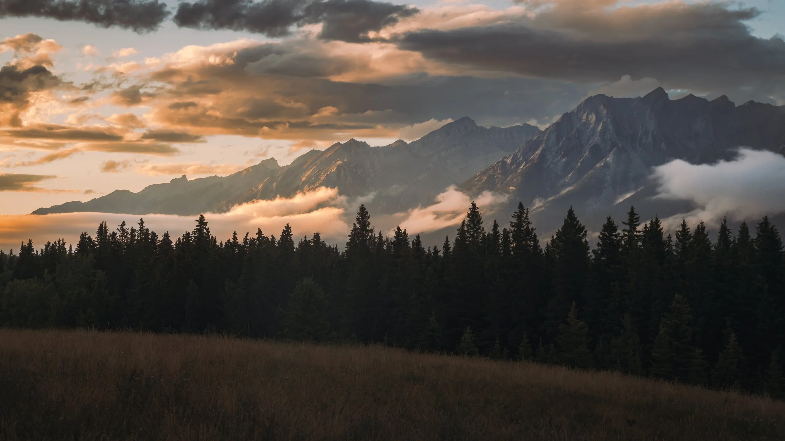 Quary Lake, Canmore, Canada