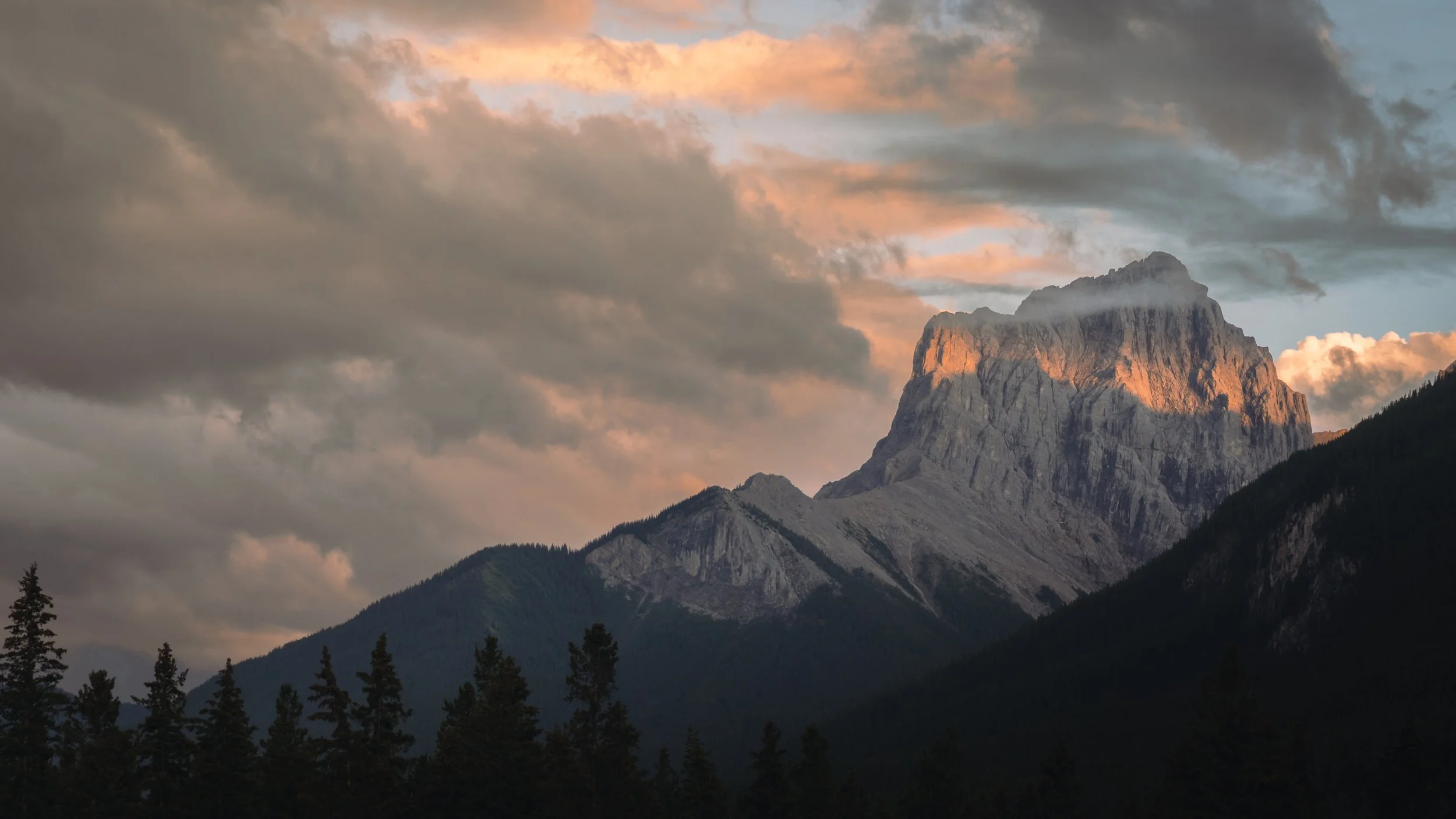Quary Lake, Canmore, Canada