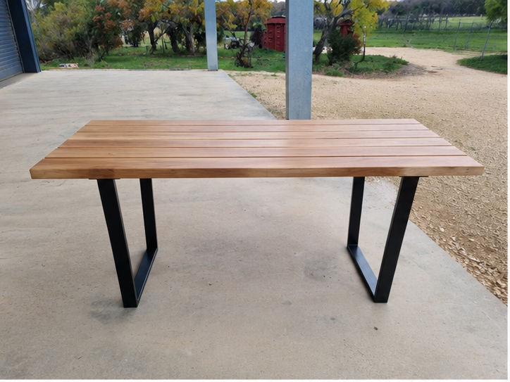 tallowwood_table_top_left.png