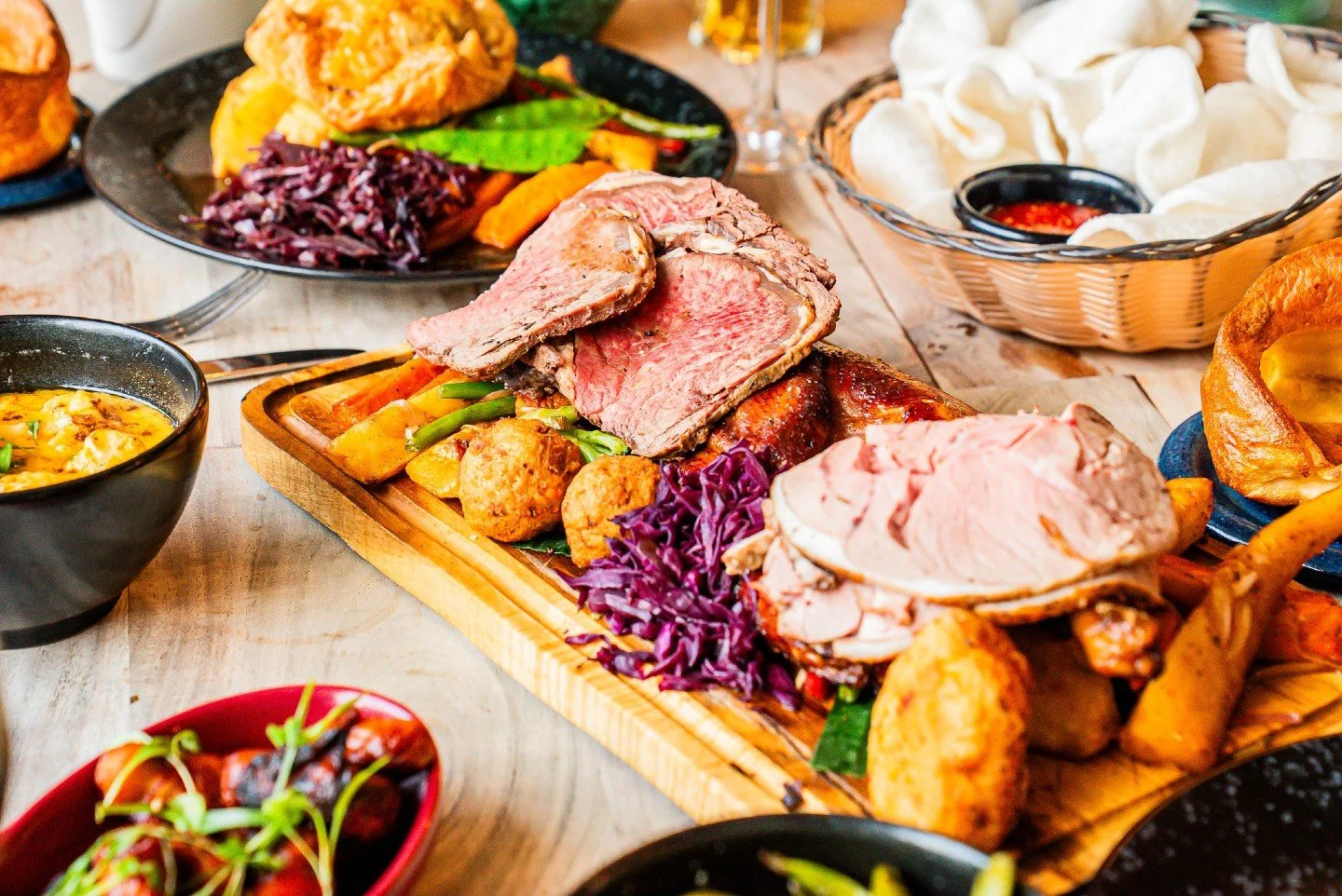 🍽️ SUNDAY ROAST. ELEVATED. 🍽️

Everyone eats well:
Meat ✓ Vegan ✓ Kids ✓
Bring the family. We handle everything else.
Sundays done properly at BAHA ✨

📍 Book your table NOW

check our menu : https://bahabowness.com/menus/sunday-roast-windermere-me
