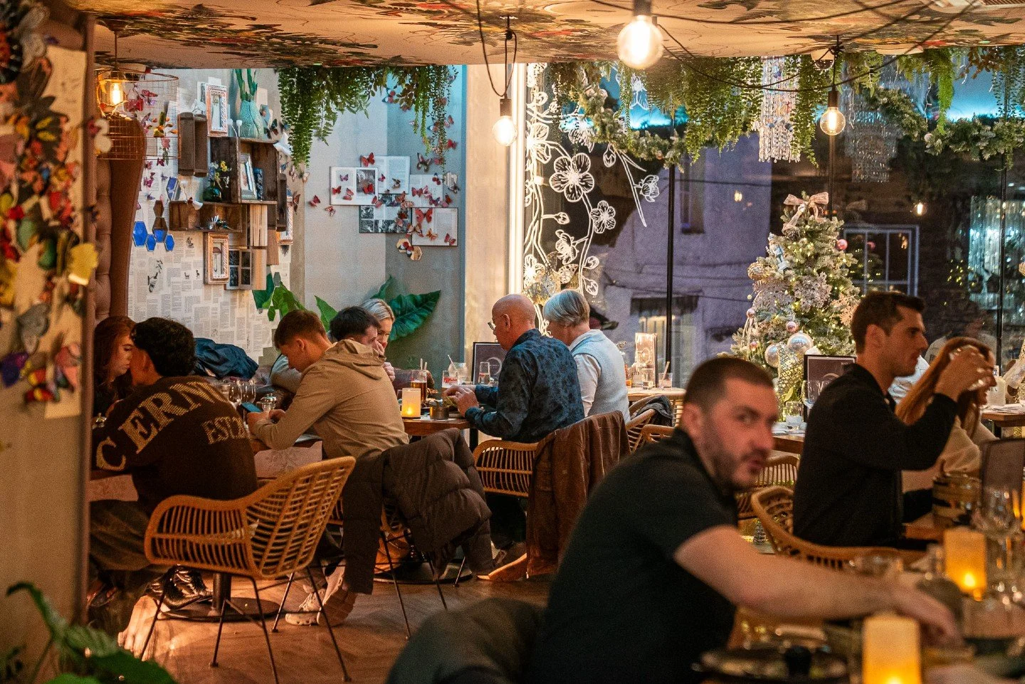 You've done Christmas. Now what?

Come to BAHA for Asian BBQ, proper drinks, and DJ Aidan on the decks from 9pm.

Boxing Day sorted. You're welcome. 🎧

#asianbbq #bownessonwindermere #lakedistrict #cocktailsofinstagram #livemusic #bownessfood