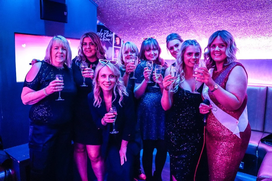 🎤 YOUR POD. YOUR RULES. 🎤

Take your night from the bar to the booth. Our Bornoisy private karaoke pods are the exclusive hideaway for you and your crew to unleash your rhythm.

🎶 11,000+ songs (from power ballads to indie anthems) 🍹 Signature se