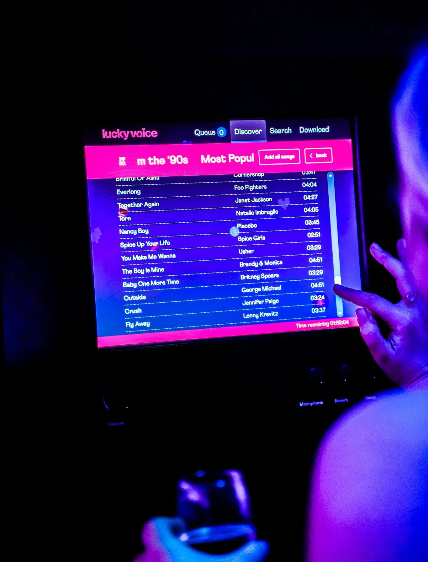 YOUR PRIVATE STAGE AWAITS. 🎤🔥

Midweek blues? We don&rsquo;t know them. Step into our Born Noisy Private Karaoke Pod&mdash;the ultimate indoor-escape for you and your crew.

With 11,000+ songs and exotic cocktails delivered to your door, the vibran
