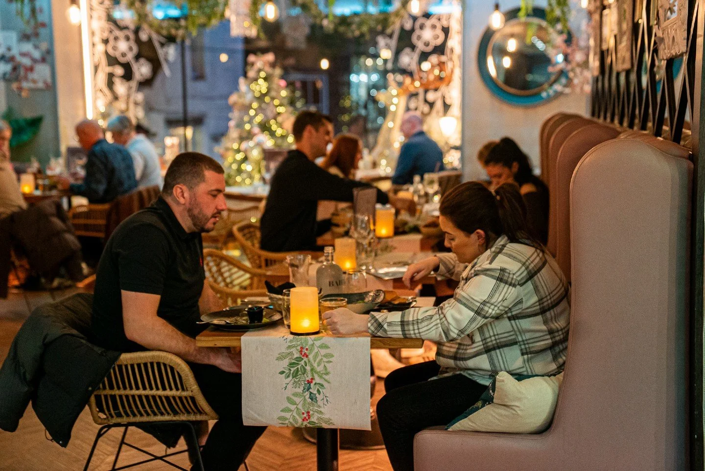 NO REASON TO LEAVE. 🍹✨

It&rsquo;s Bank Holiday Sunday&mdash;why let the weekend end? Retreat from the fells and settle into the vibrant heartbeat of Bowness.

Whether you're craving exotic cocktails, flame-kissed small plates, or just a place to so