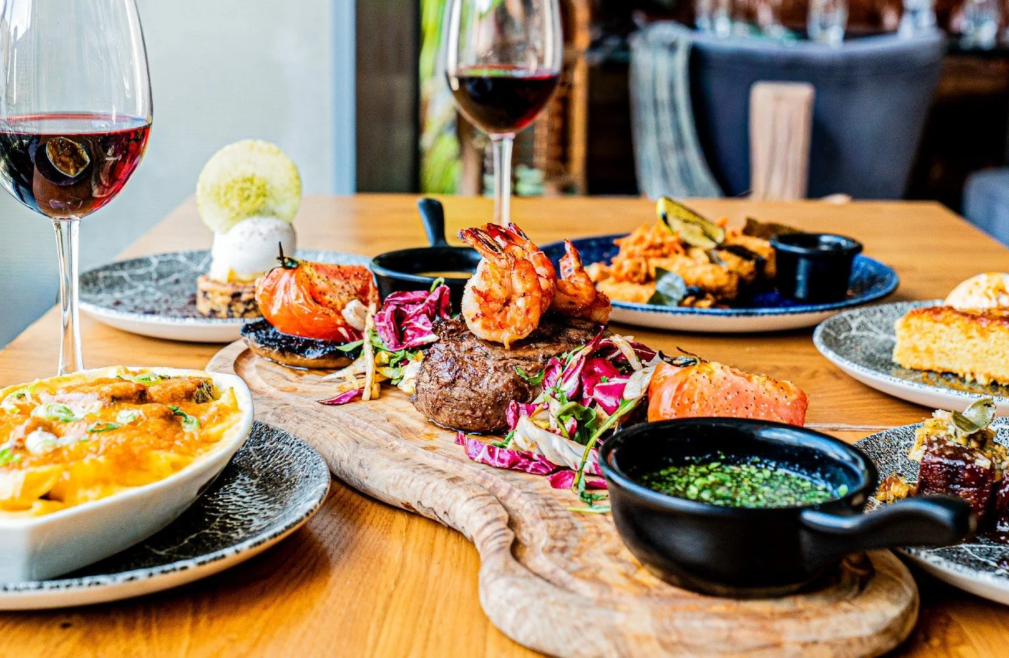 THE FRIDAY FINALE. 🥩✨🔥

Tonight, we are pairing the electric energy of Luke McColl &amp; live with our definitive Luxury Steak Experience.

Indulge in an extraordinary signature feast:
✨ 16oz Chateaubriand (Asian Fire seared)
✨ Short Rib &amp; Smok