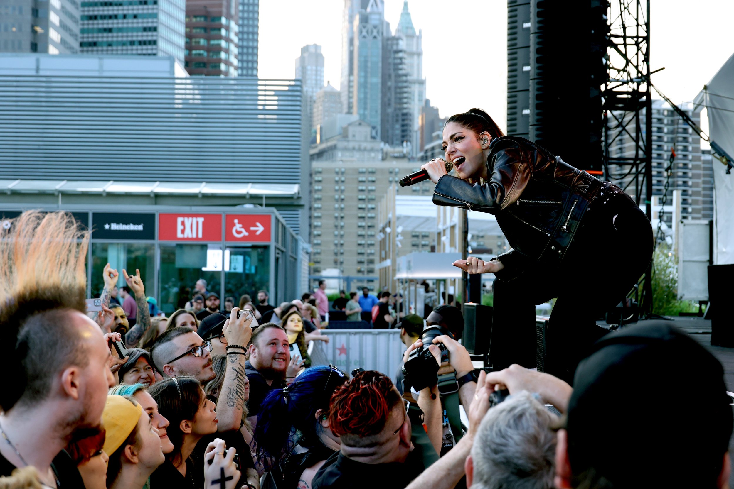 LIVE GALLERY Frank Turner & The Interrupters The Rooftop, Pier 17