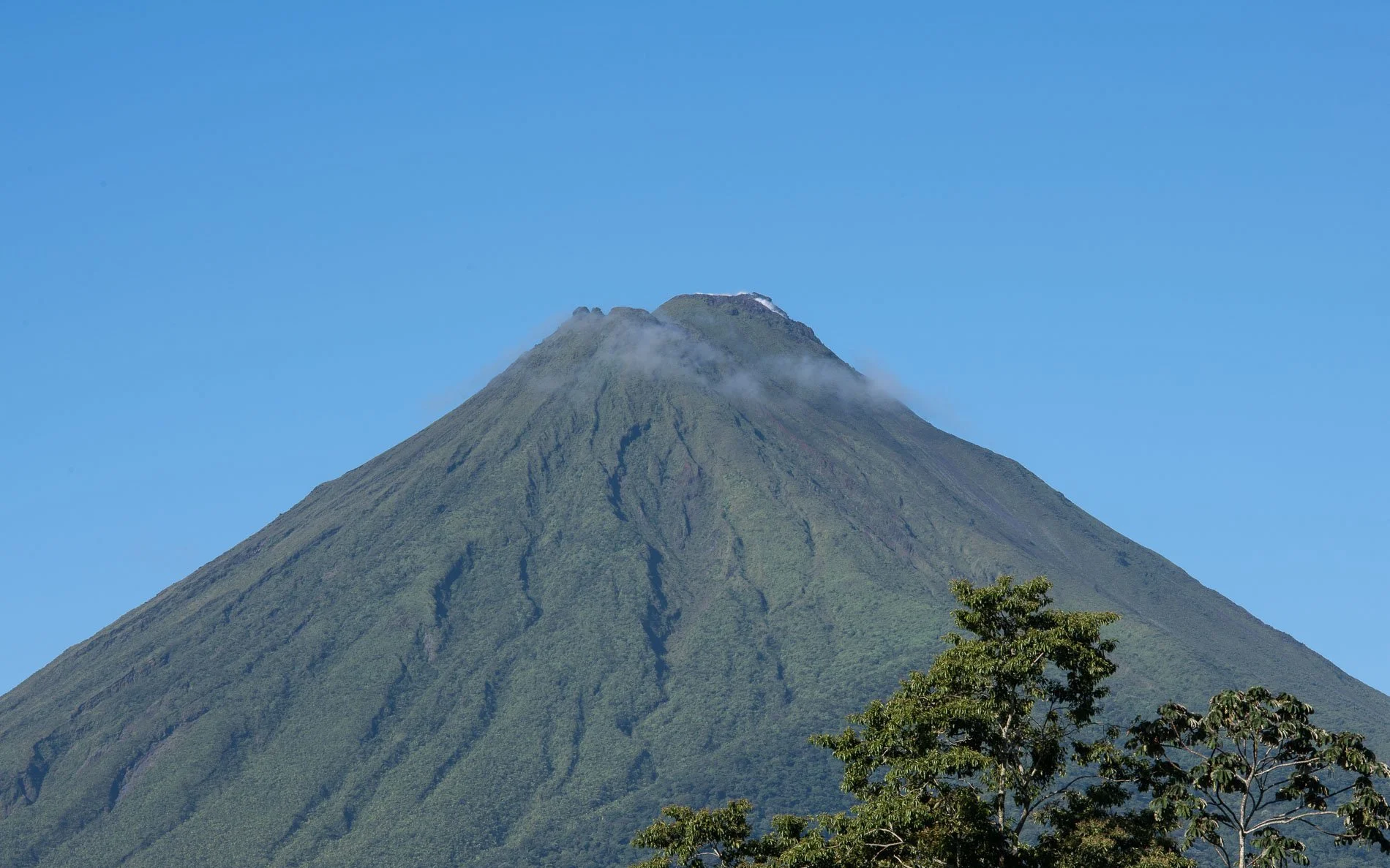 Arenal vulkaan Costa Ricas selge ilmaga