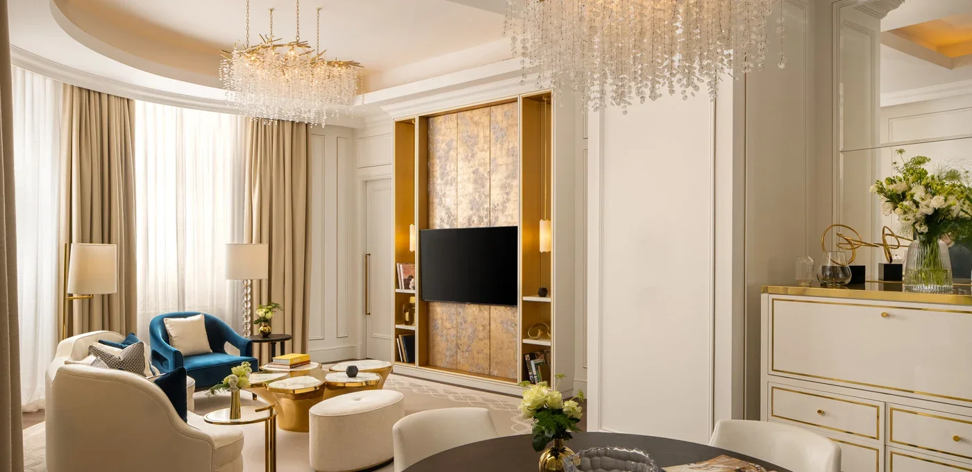corinthiabucharest_oct2024_signaturesuite_livingroom-wide-1_web-max.webp