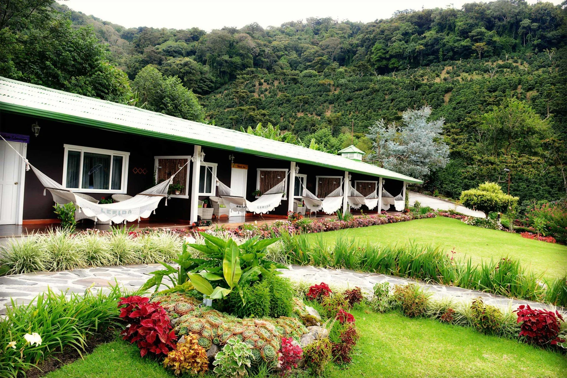 Accommodation_Finca-Lerida-room-exterior-1920x1280.jpg