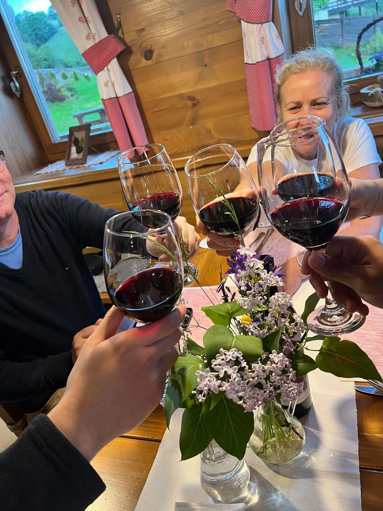 Wine tasting.jpg