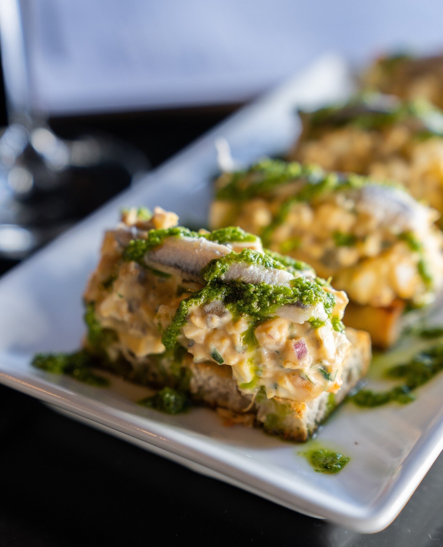 White anchovies with egg gribiche, one of our many delicious tapas menu items. Best enjoyed with a glass of vino 🥂⁠
⁠
Open from 11:30am 'til late (closed Tuesdays).⁠
⁠
#MeltHydePark #Egg #Gribiche #Tapas #Pizza #Vino