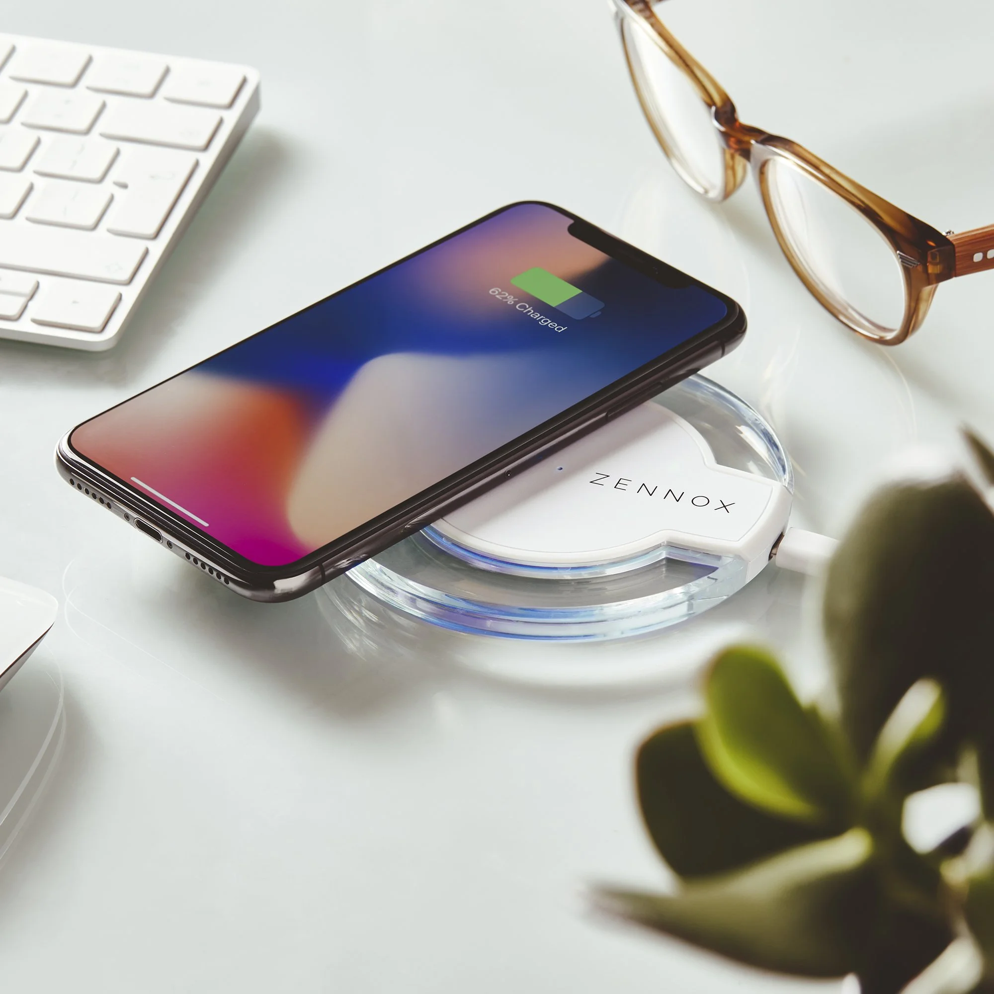 G3140 Wireless Charger Base LS 32000px.jpg