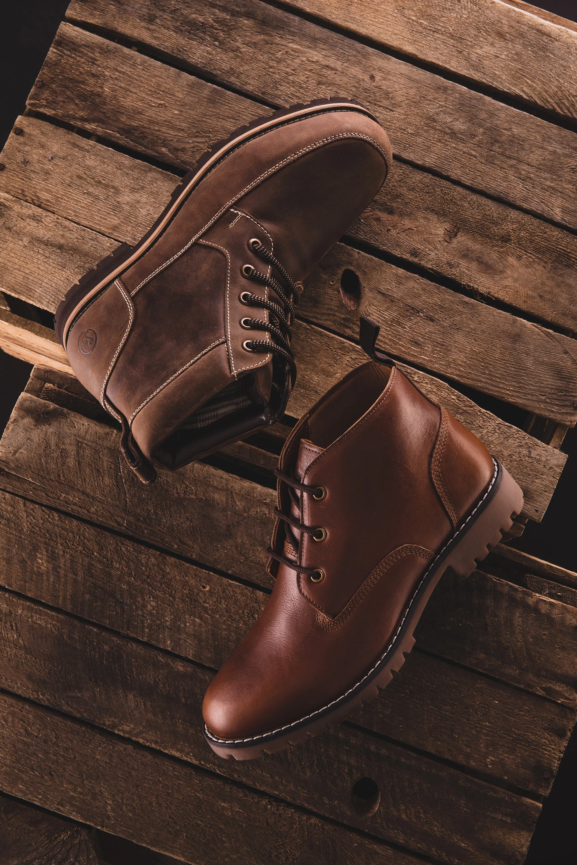 Prestige Boots Outdoor BV367 BV229 2 2000px.jpg