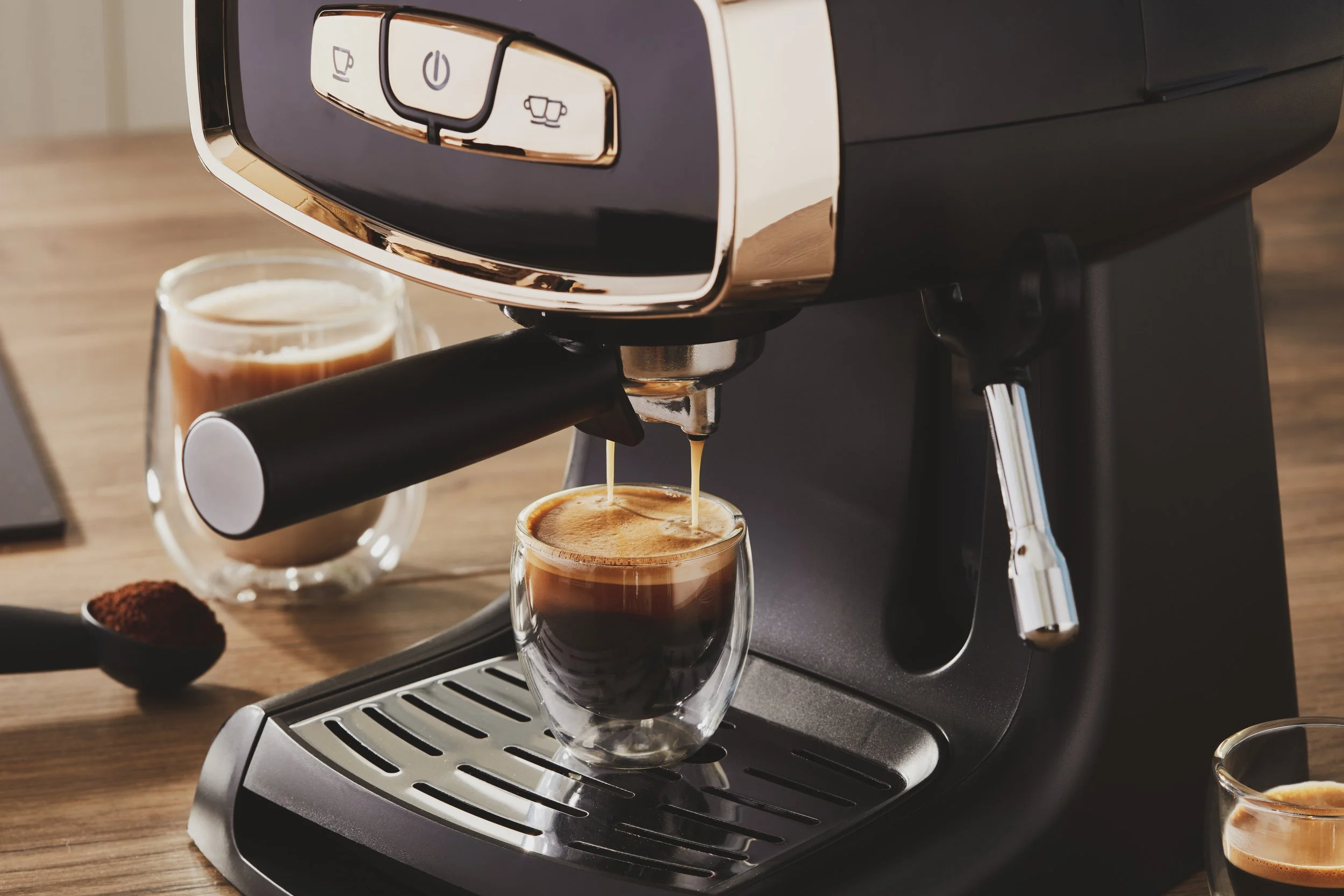 G4171 19 Bar Espresso Machine Black Champagne LS 3.jpg