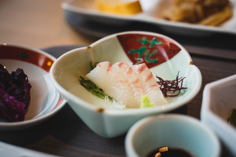 Breakfast buffet: Tai (sea bream) sashimi
