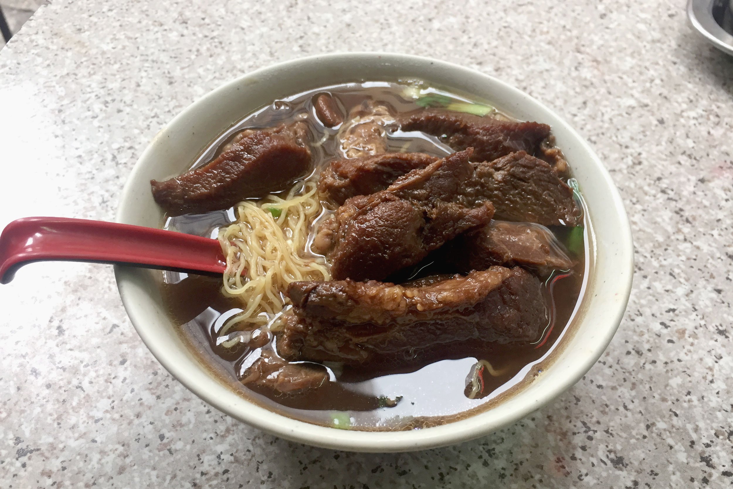 hk-leafdessert-beef-noodles.jpg