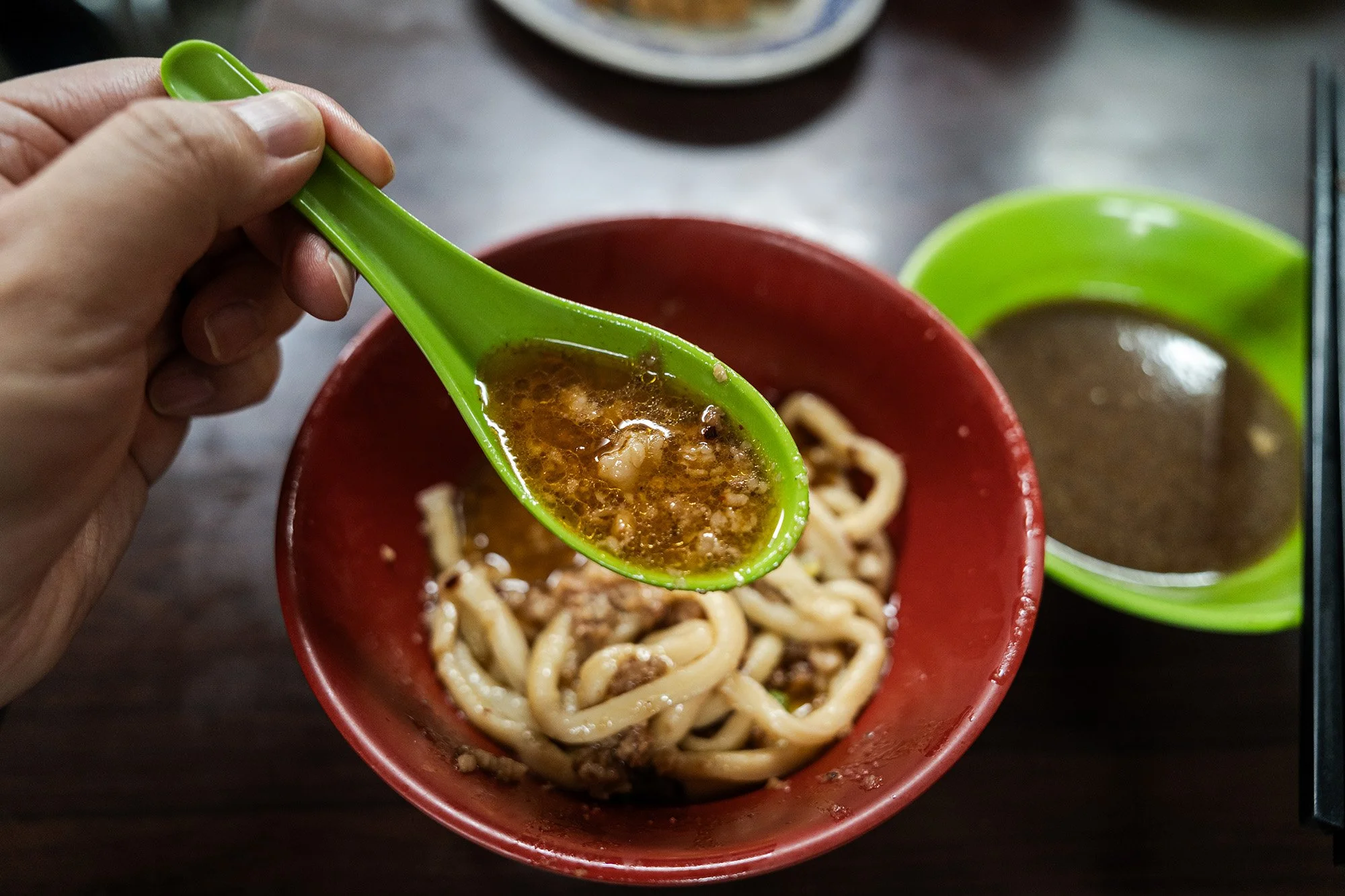 Soupless broth in the zhajiangmian