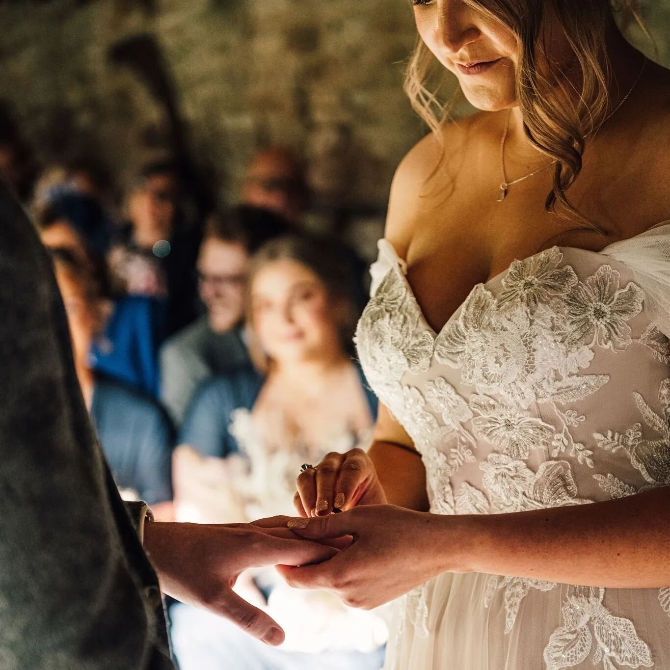 Happy first anniversary @chloewheateracott + @hamo_w.a ! Here's to many more! @lyde_court
.
.

#lookslikefilm&nbsp;#weddinginspiration&nbsp;#weddingphotos #chasinglight&nbsp;#photobugcommunity&nbsp;#bride&nbsp;#makemoments #huffpostweddings&nbsp;#fin