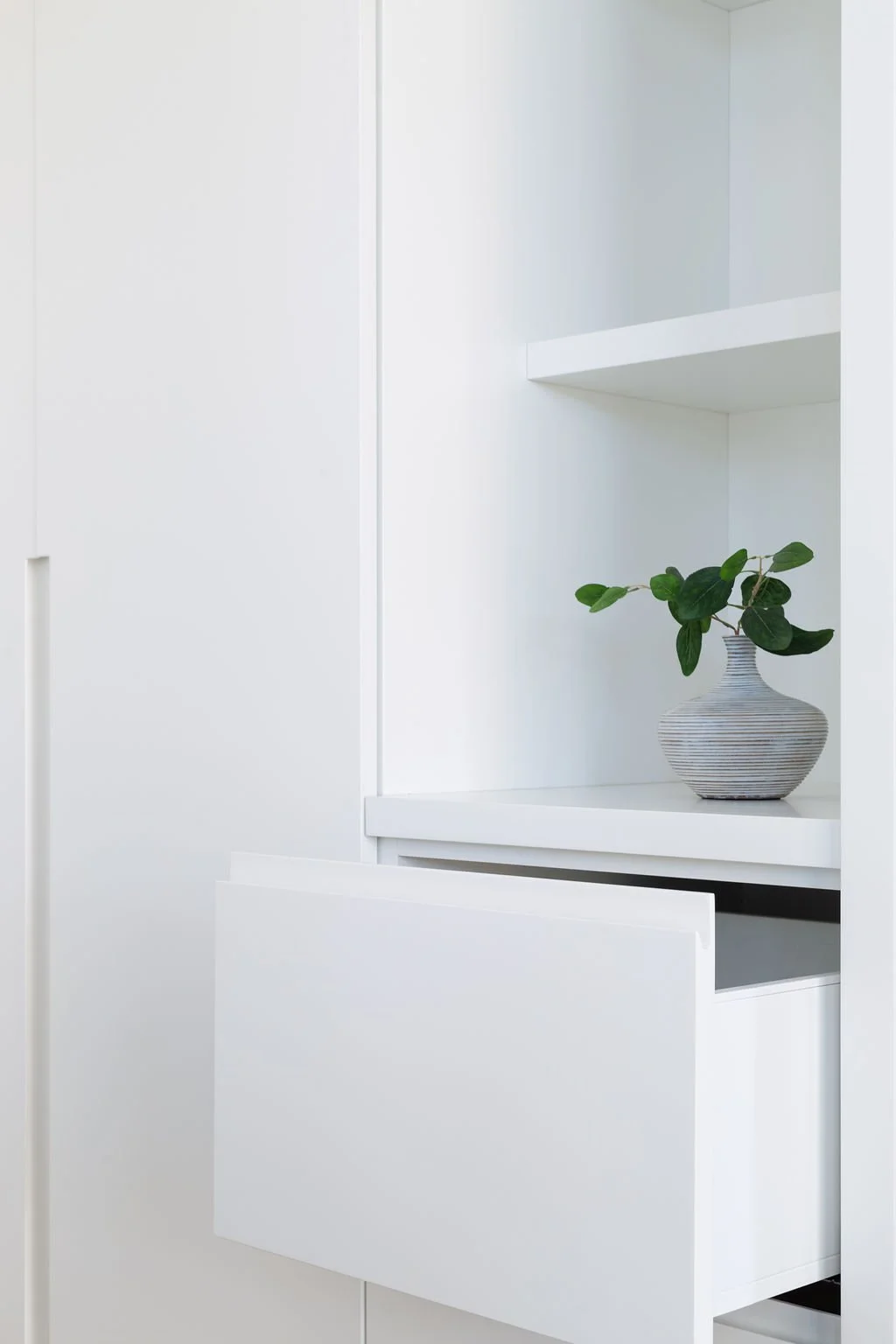 Hutter_15_Closet_Detail.jpg