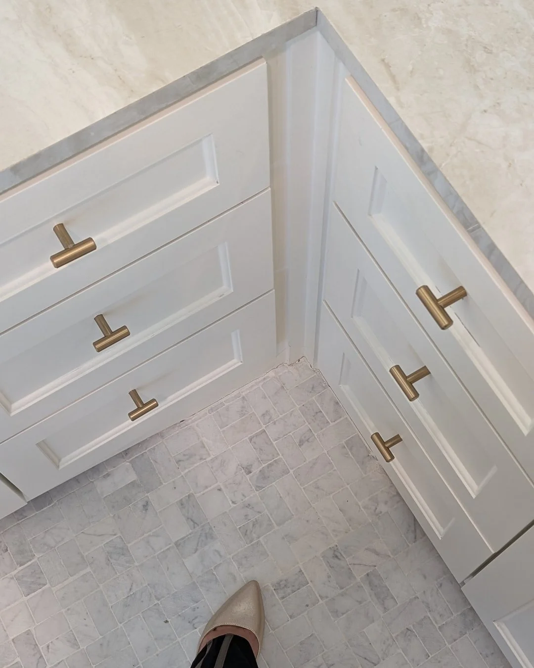 I am a sucker for small scale marble tile in a bathroom! Swipe for the Before and After pics!