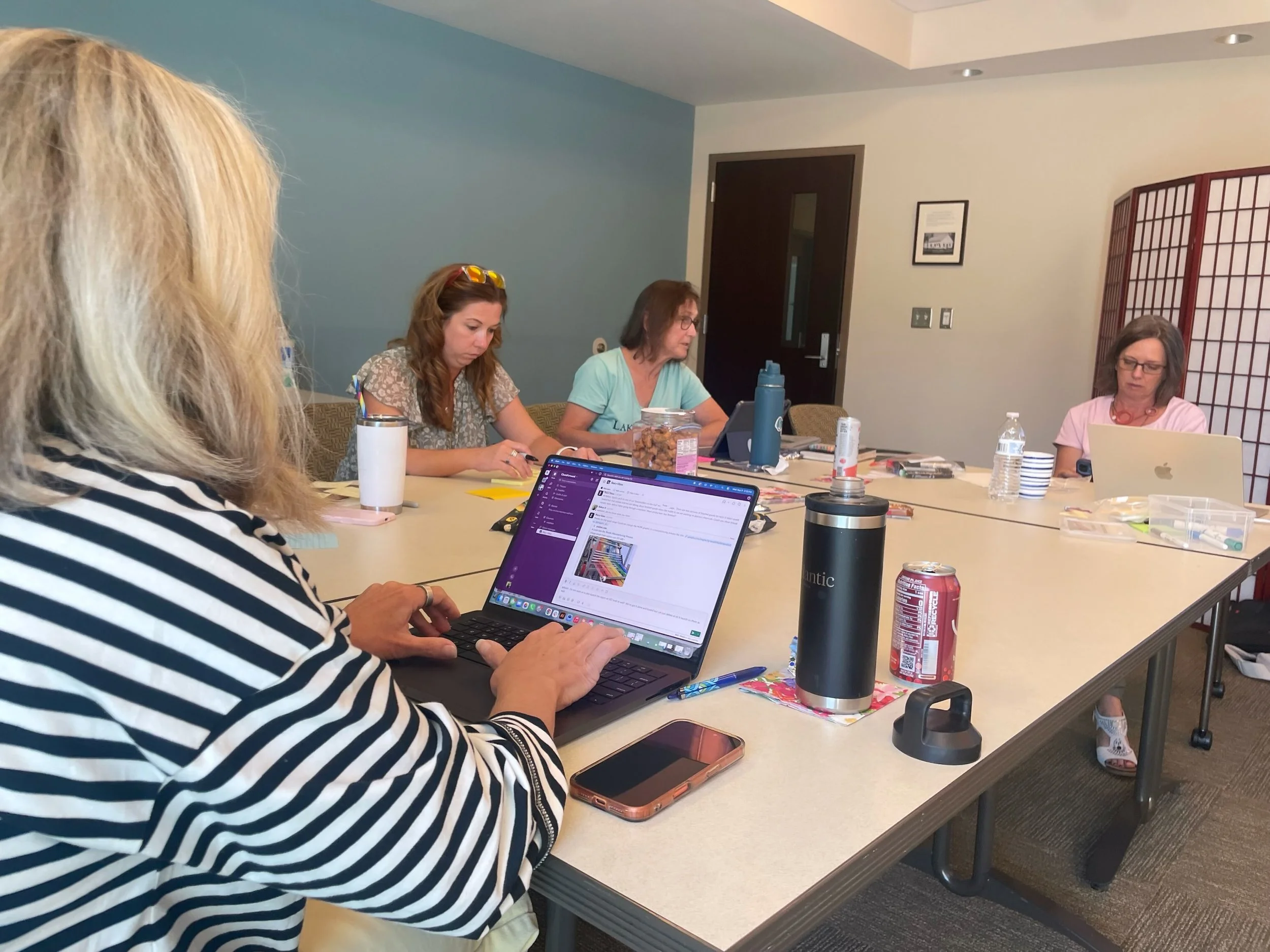 Great workshop this week with new client @soapstoneumc ~ working on branding + website! 

#followtheloop #nonprofitmarketing