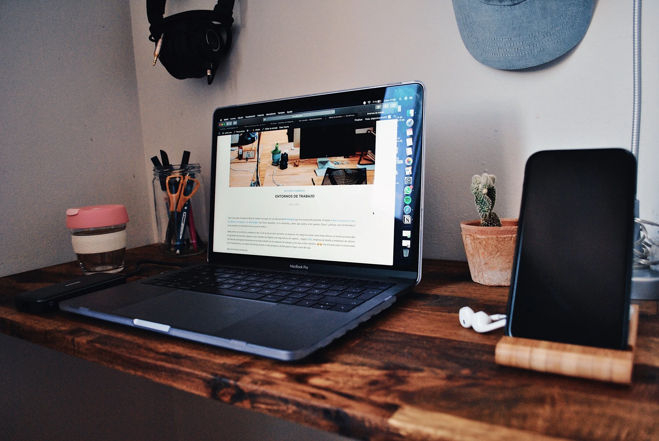 Are there any risks to affiliate marketing?