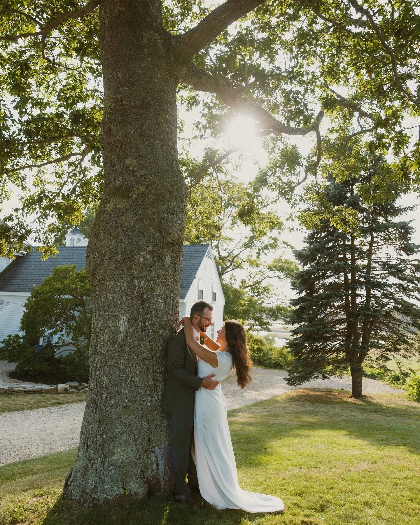 kicked off a magical weekend celebrating Kat + Chris in the quiet backroads of Maine, under cotton candy skies 💖

photographer @somewherenorth__ 
wedding planner @foreverinadaybykelly 
venue @scotlandfields 
florist @floraliadesignstudio 
raw bar @t