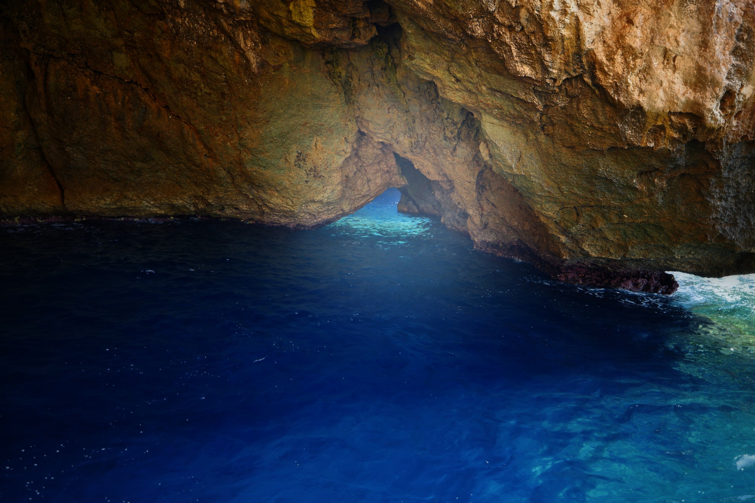 Grotta del mar Tirreno, Leuca (I)