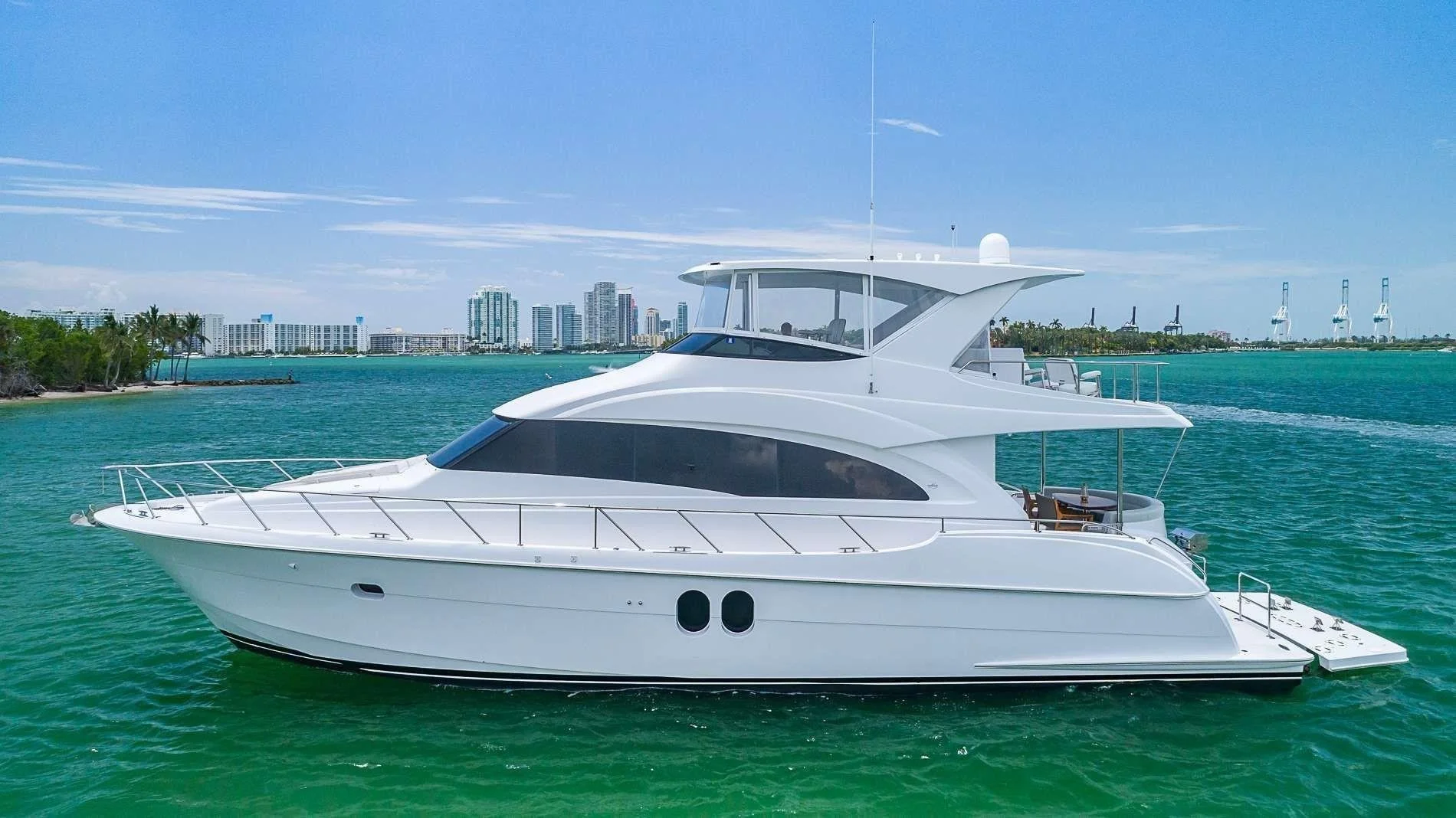 2013 Hatteras 60 Motor Yacht