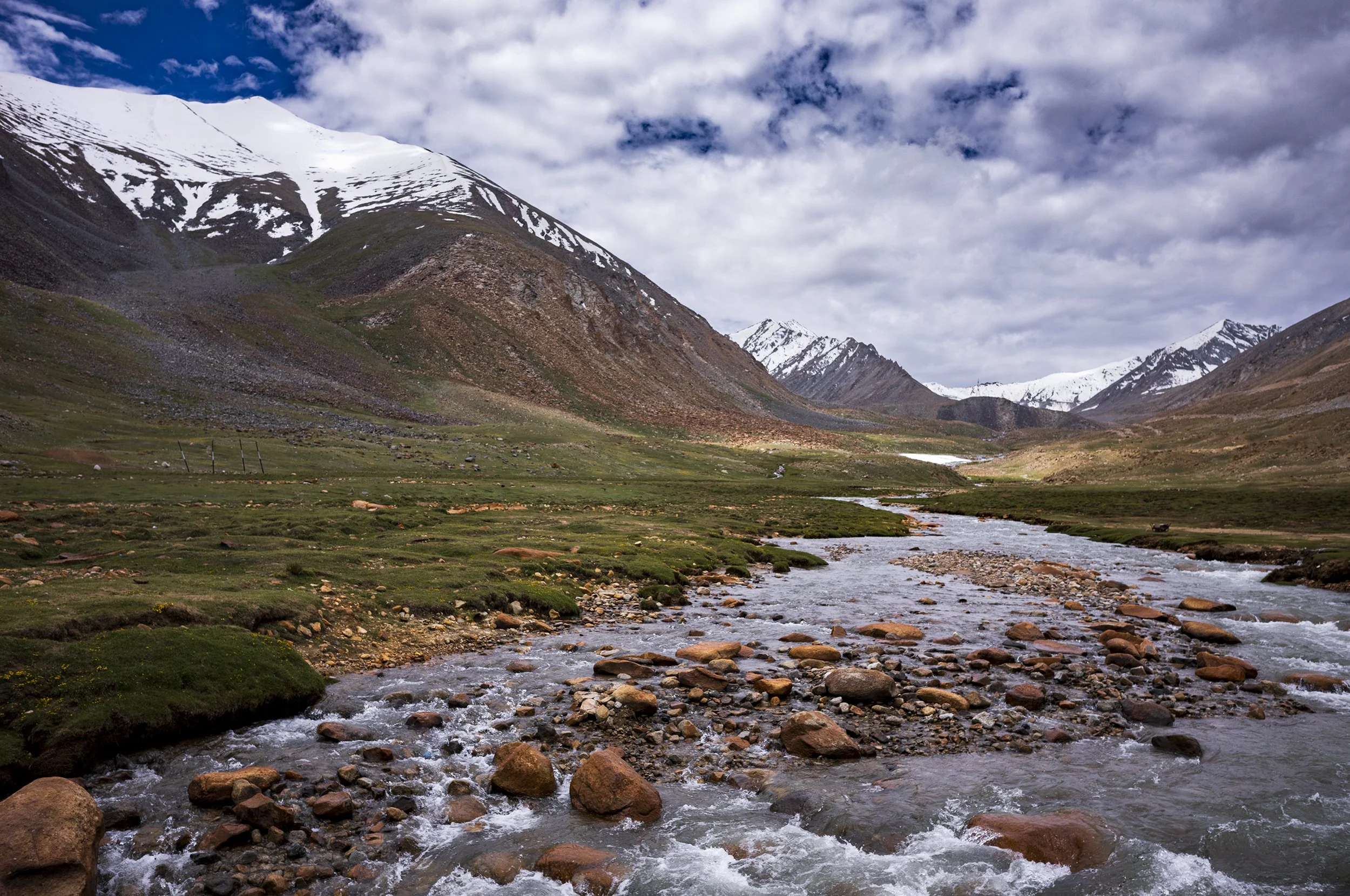 Looking back up the valley towards Khardung La pass from North Pullu