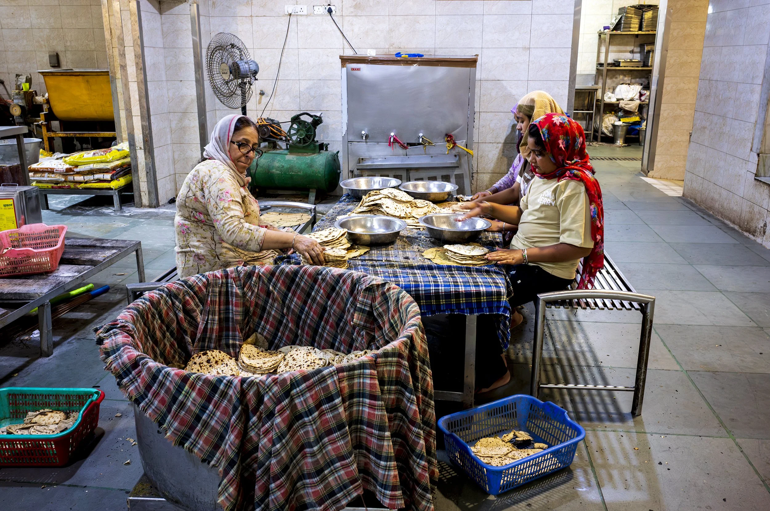 Softening roti with vegetable oil