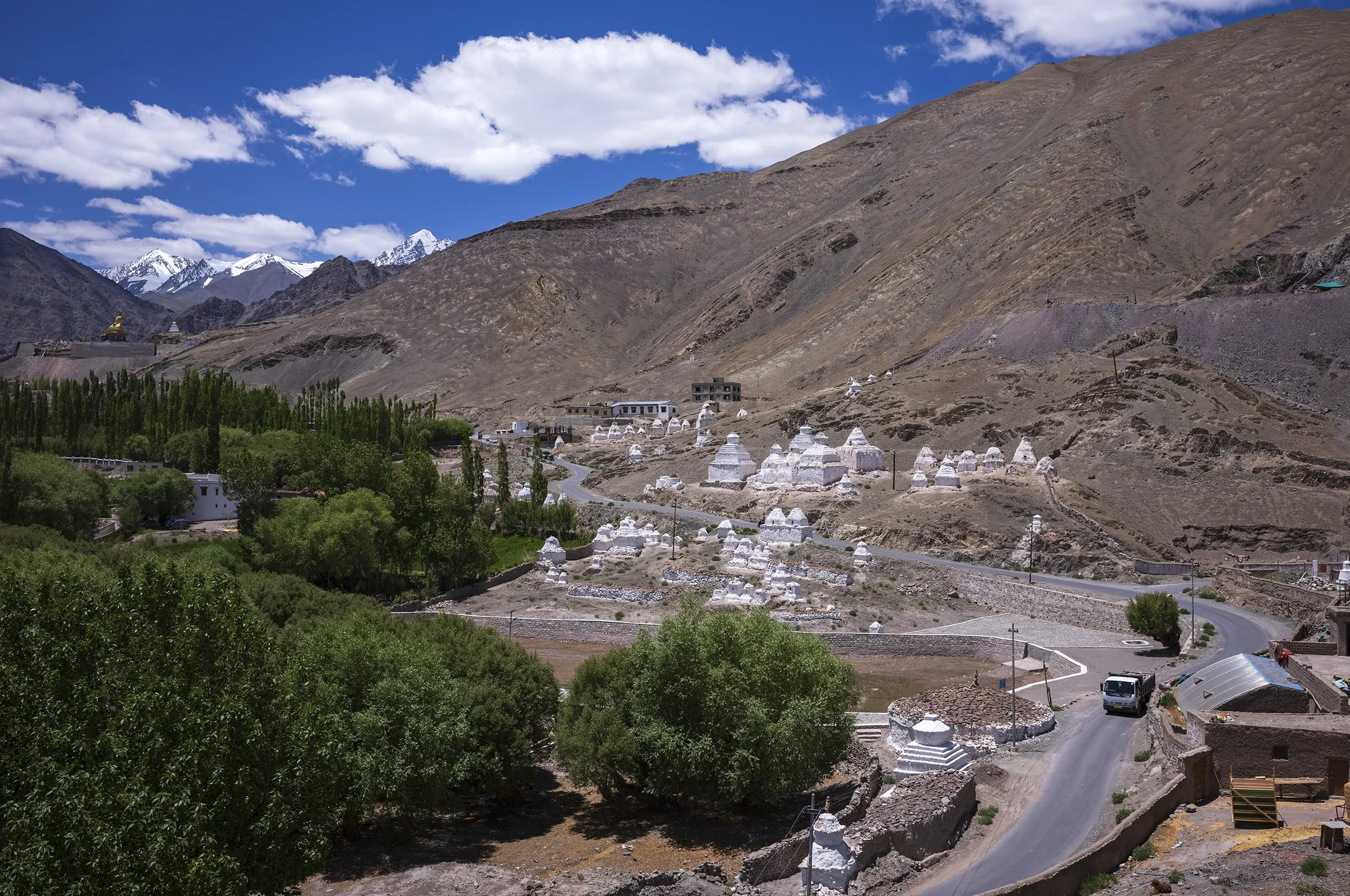On route to Stok Palace