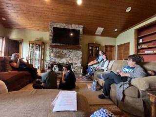 Beth Hovis and participants relaxing and connecting together during a Brilliant Health Weekend Away.