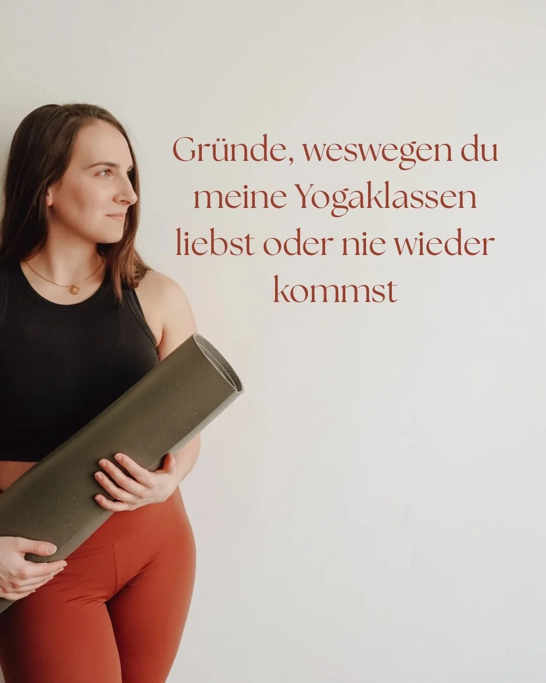 Es gab einen Moment auf meiner eigenen Yogareise, in dem ich aufgeh&ouml;rt habe, es als Yogalehrerin allen recht machen zu wollen. Und das war der Moment, in dem die richtigen Menschen begonnen haben, meinen Weg zu finden.

Ich glaube, je mehr ich a