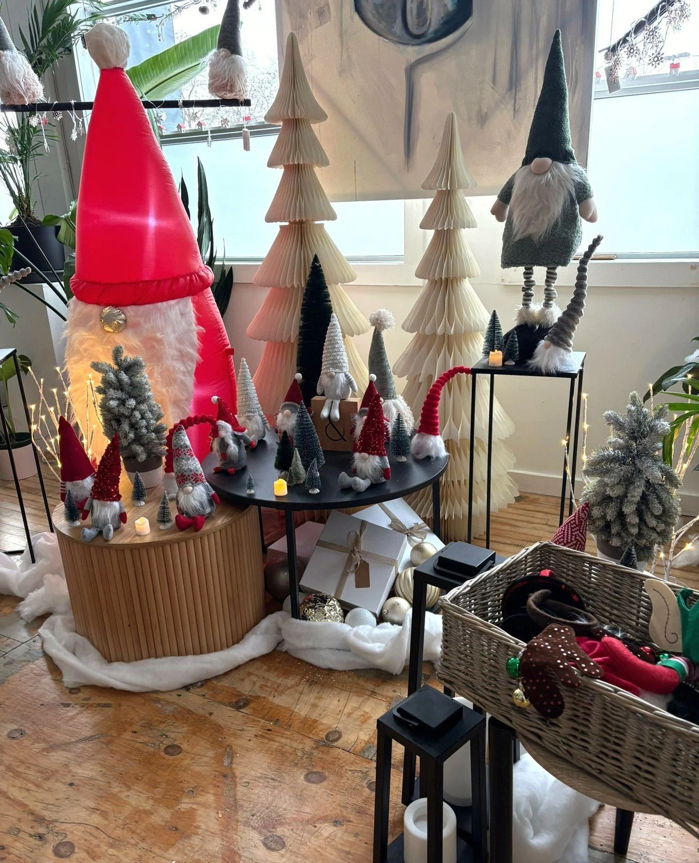 our hearts are so full from yesterday's winter wonderland 🤍❄️ the community really came together to give back and to celebrate the holidays. some of the highlights:⁠
⁠
🎁 our gift-of-giving initiative brought holiday gifts to all the kids we had on 