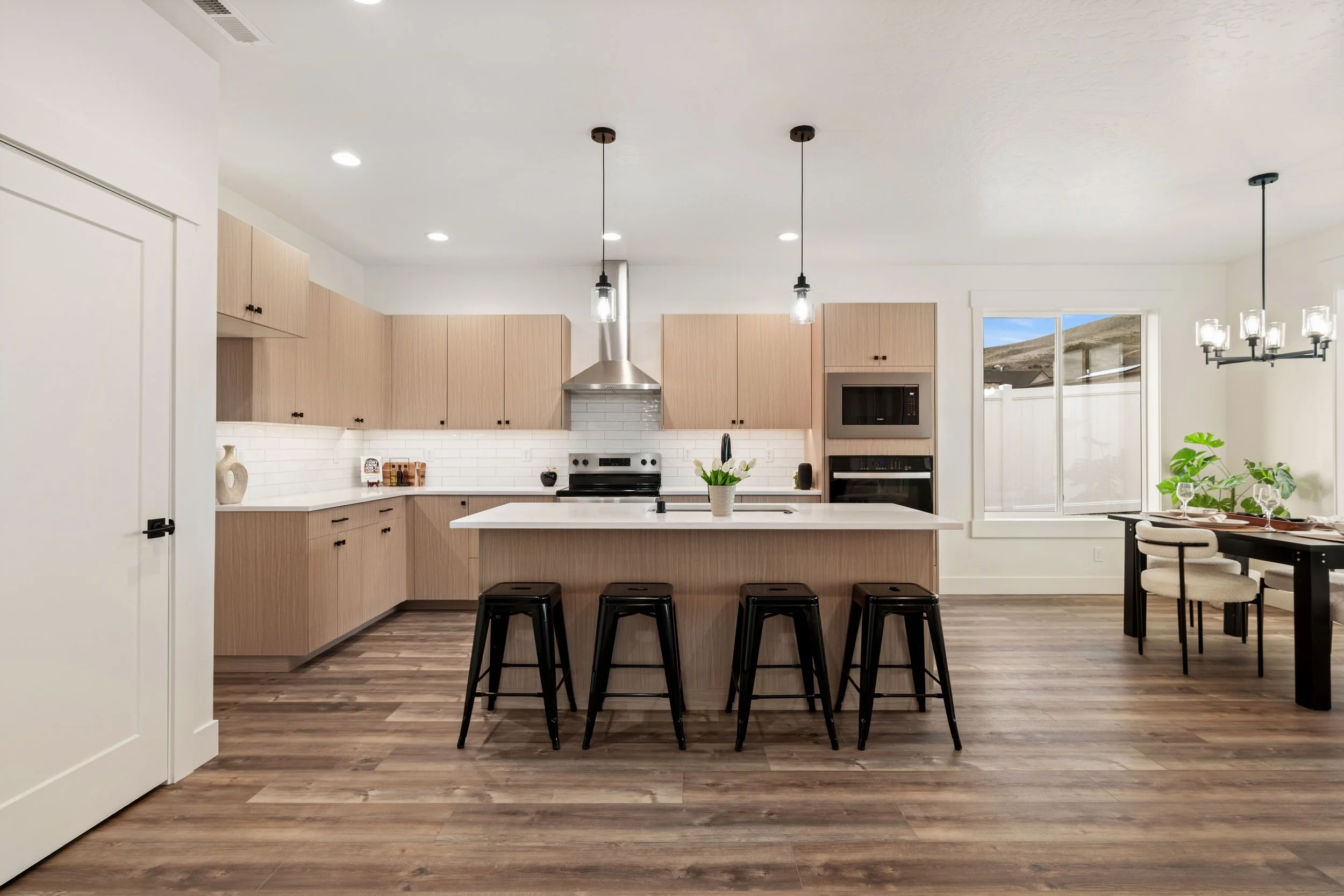 New Townhome units on Queensgate in RIchland WA by Lieb Fine Homes